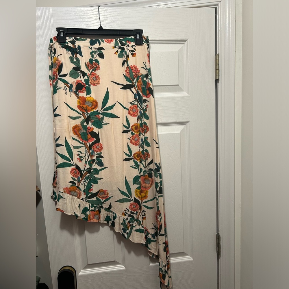 Guess Hi-Lo floral skirt